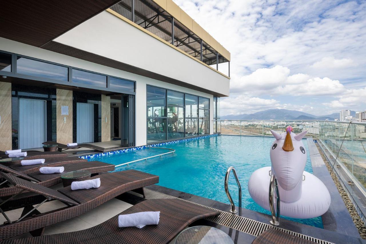 Miracle Luxury Nha Trang Hotel Bagian luar foto