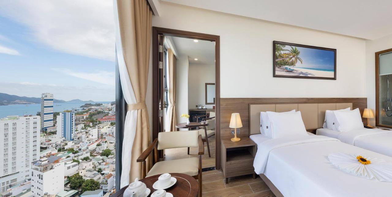 Miracle Luxury Nha Trang Hotel Bagian luar foto