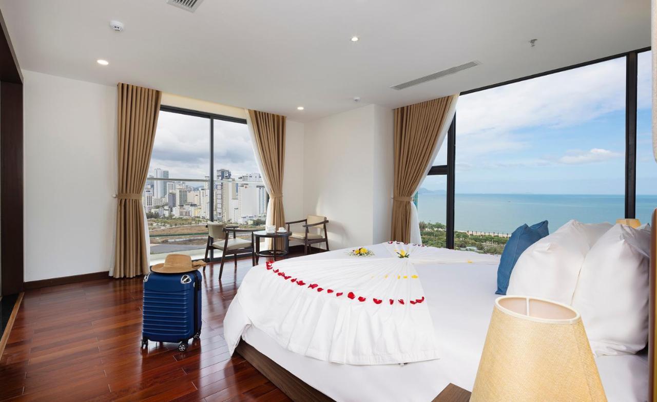Miracle Luxury Nha Trang Hotel Bagian luar foto