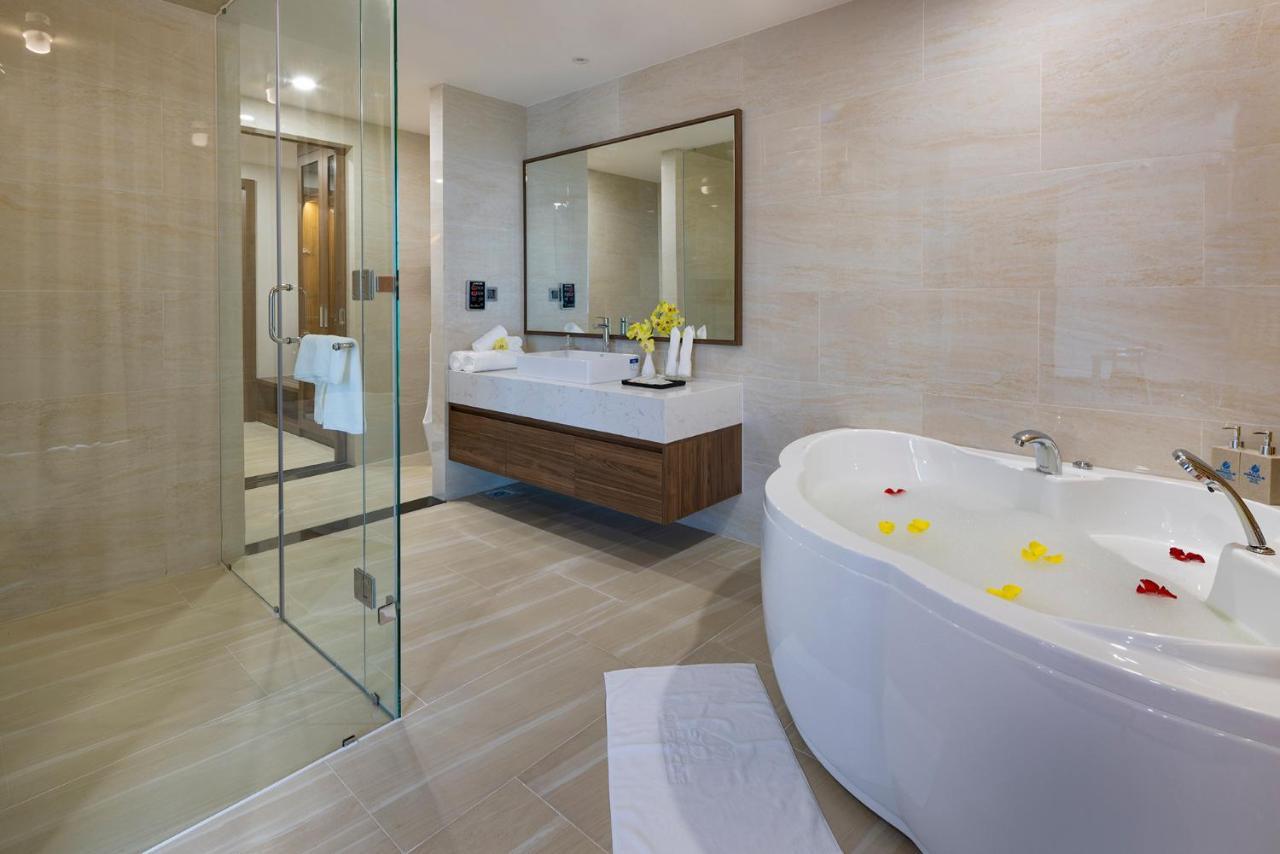 Miracle Luxury Nha Trang Hotel Bagian luar foto