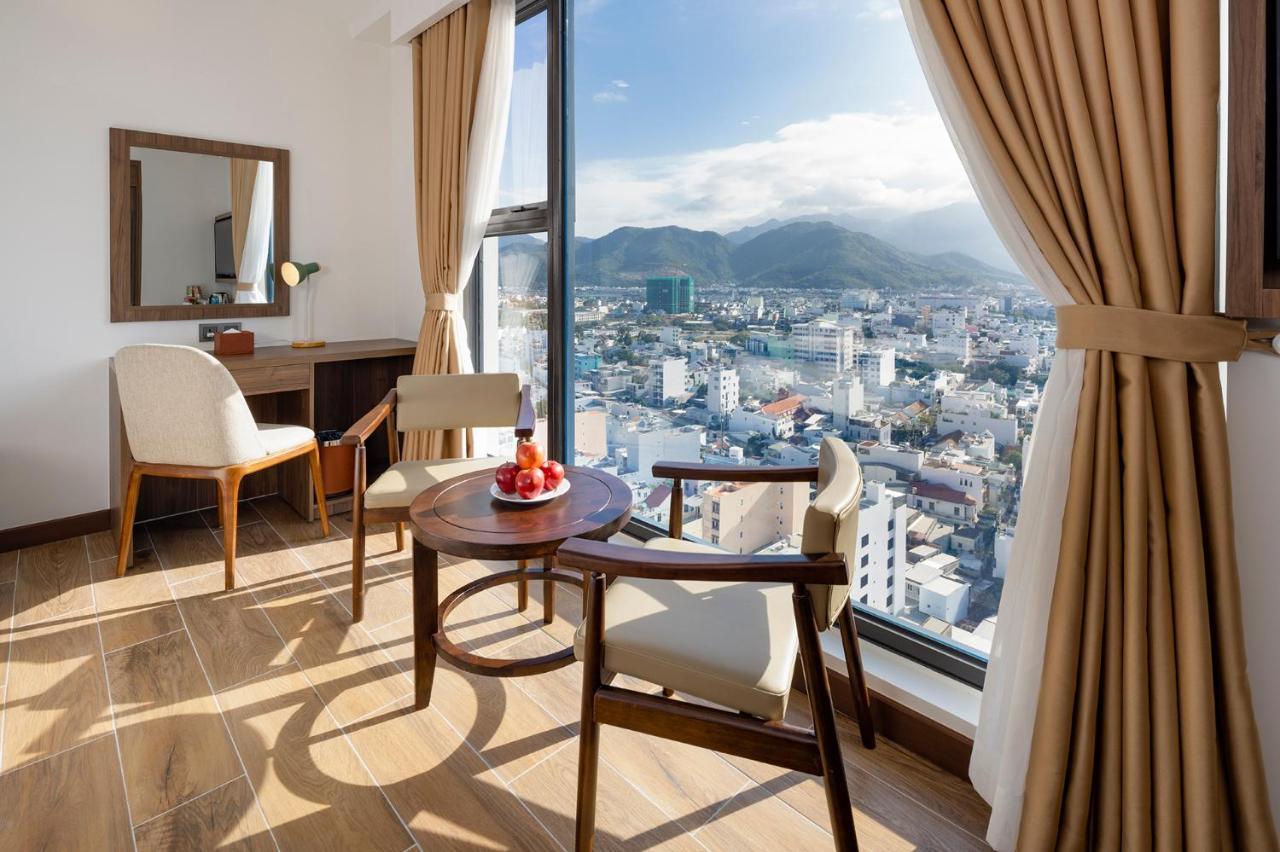 Miracle Luxury Nha Trang Hotel Bagian luar foto