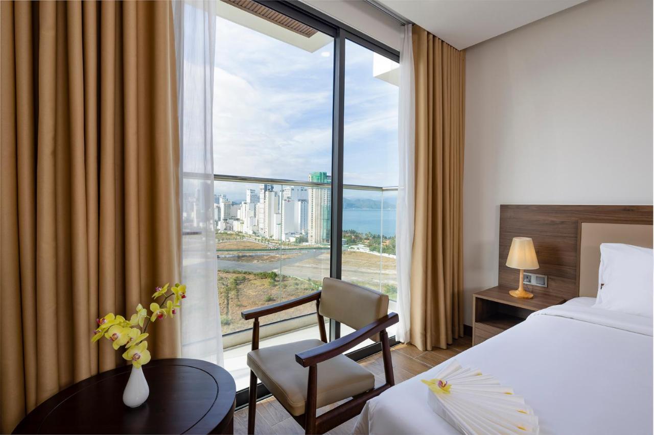 Miracle Luxury Nha Trang Hotel Bagian luar foto