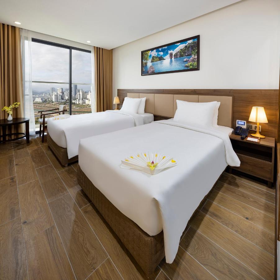 Miracle Luxury Nha Trang Hotel Bagian luar foto