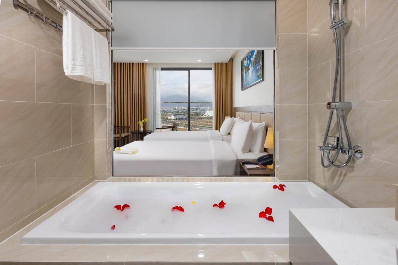 Miracle Luxury Nha Trang Hotel Bagian luar foto