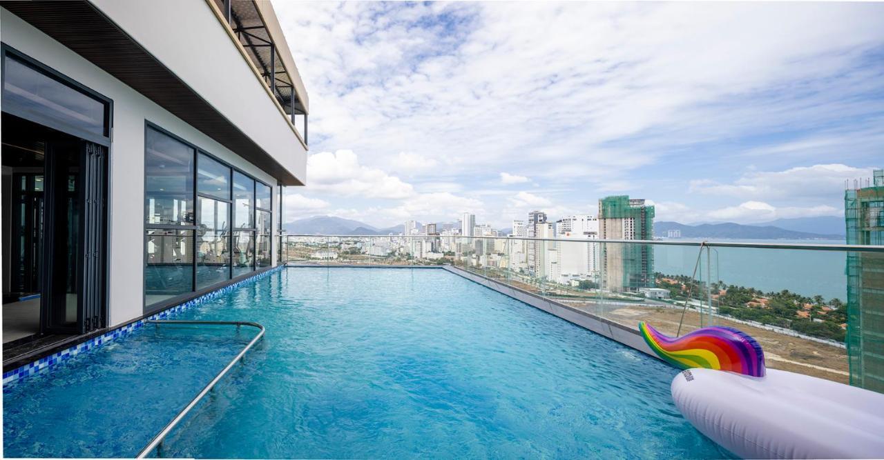Miracle Luxury Nha Trang Hotel Bagian luar foto