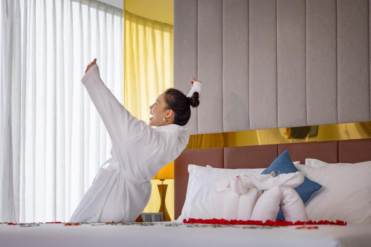 Miracle Luxury Nha Trang Hotel Bagian luar foto