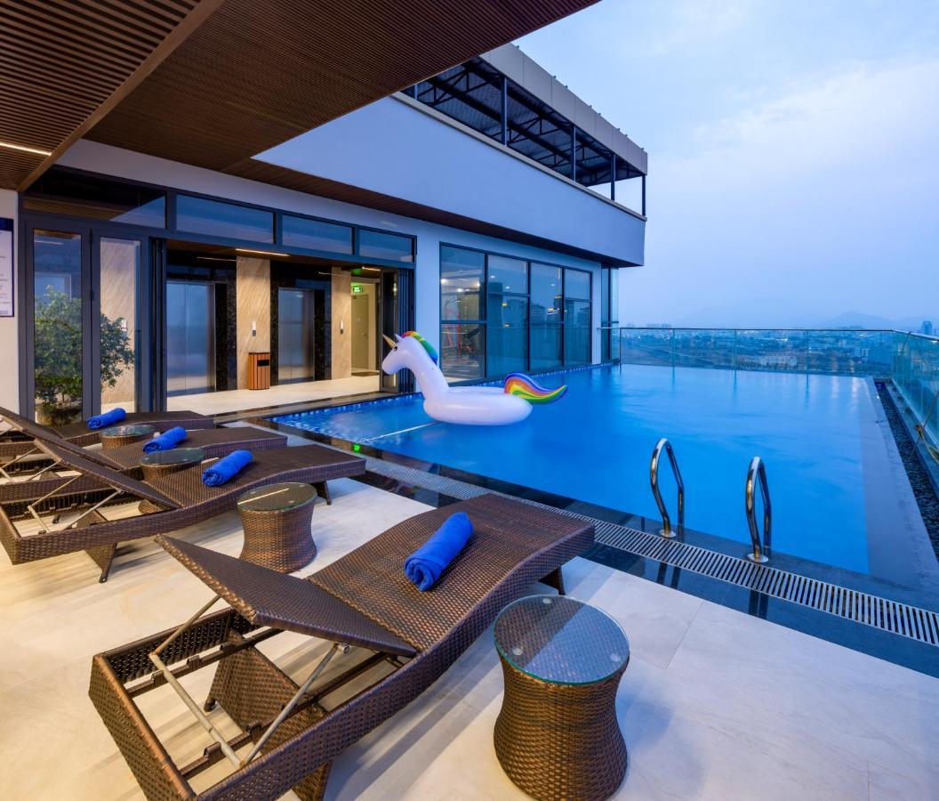 Miracle Luxury Nha Trang Hotel Bagian luar foto