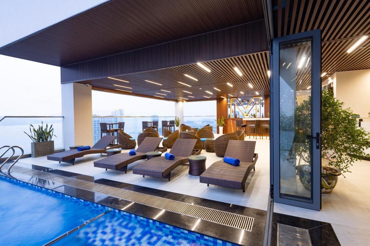 Miracle Luxury Nha Trang Hotel Bagian luar foto